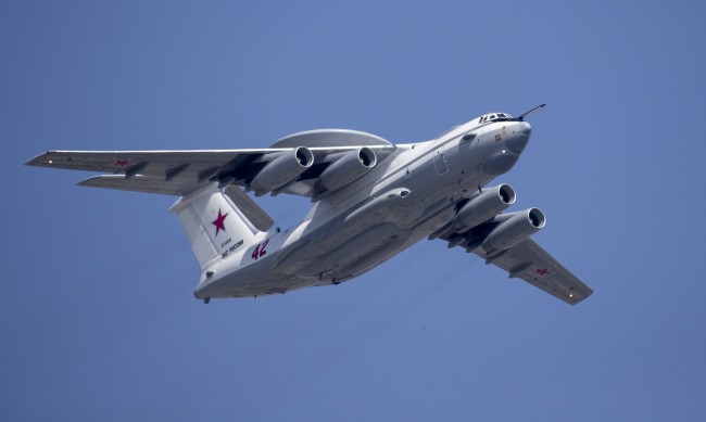 Украйна съобщи, че е свалила руски разузнавателен самолет А-50