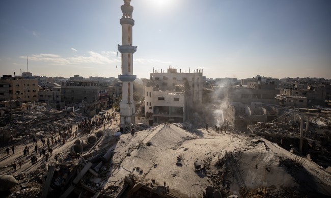 В Газа заловиха бойци на "Хамас", укриващи се сред мирното население