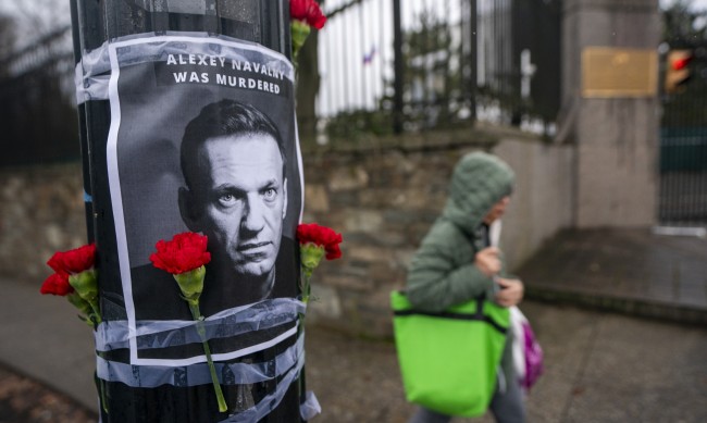 Навални бил на косъм да излезе от затвора, затова Путин го убил 