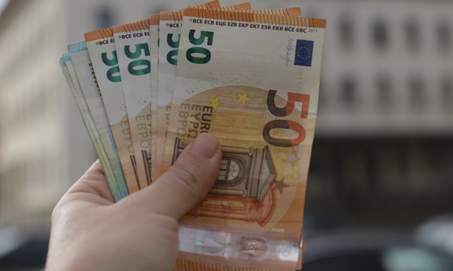 Разбиха мрежа за фалшифициране на евро
