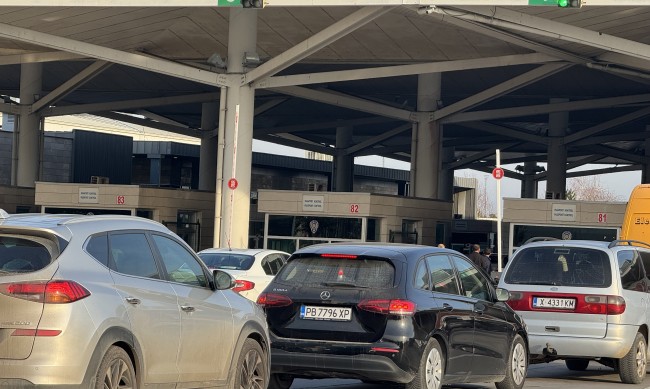 ЕП натиска за пълноправно членство на България и Румъния в Шенген