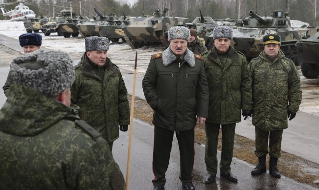 Готви ли се Беларус за военна конфронтация с НАТО?