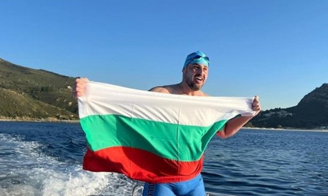 Петър Стойчев преплува Гибралтар без неопрен