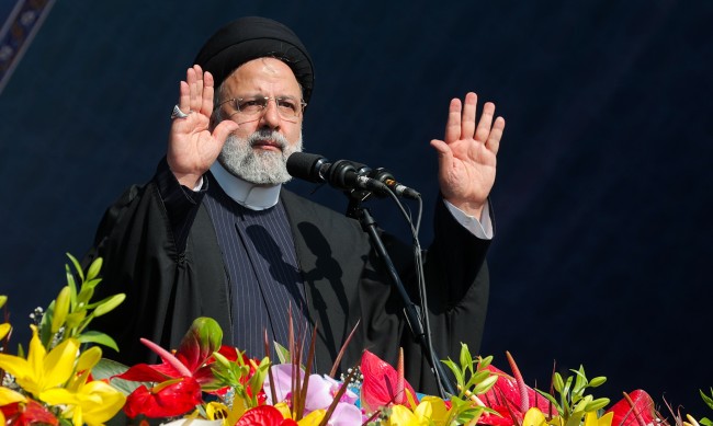 Иран се закани - ще отговори на всяко действие срещу интересите му