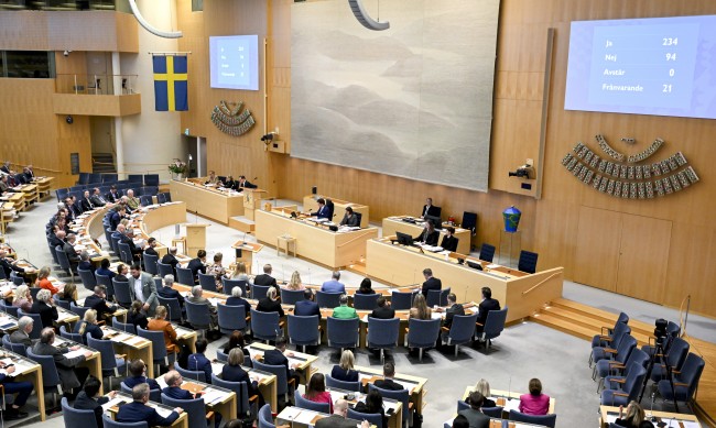 Швеция разрешава смяната на пола на 16-годишните