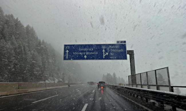 Студ и обилни снеговалежи в северна и централна Италия