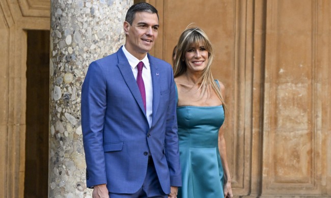 Съпругата на испанския премиер е разследвана за корупция