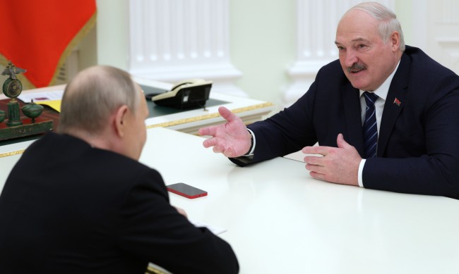 Лукашенко заяви, че Западът се опитва да въвлече Беларус във война