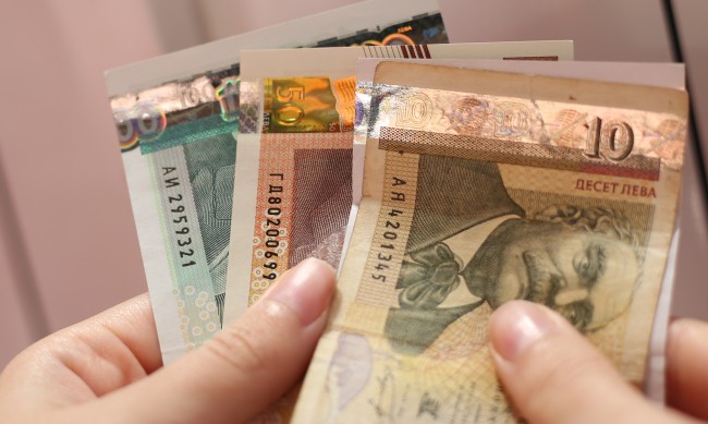 Хващат най-много негодни банкноти от 10 лева