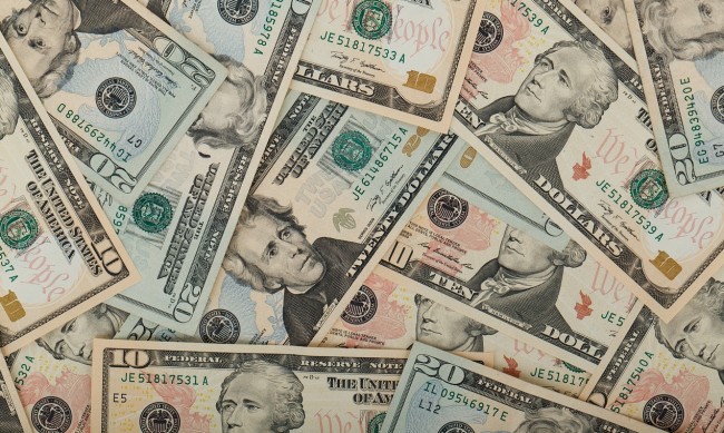 Ще има ли наказания за държавите, отказващи да използват долара?