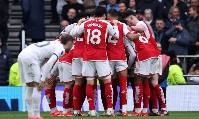 Арсенал държи върха след победа в дербито на Северeн Лондон