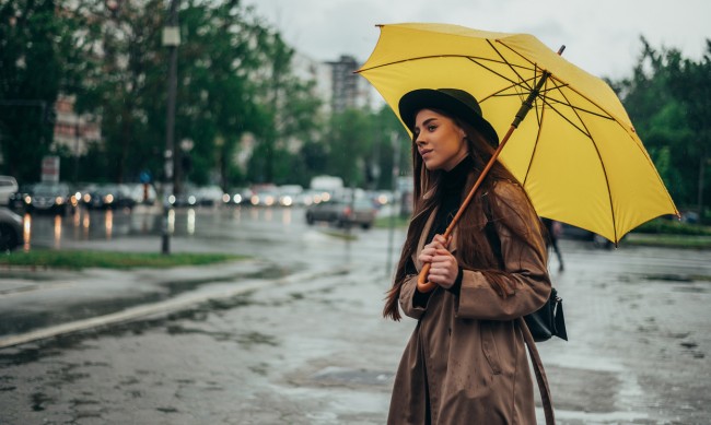 Модерни и при дъжд - какво да носите, когато вали?