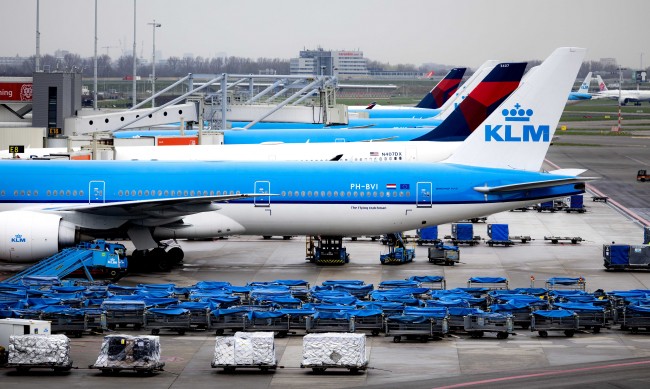 Разследват 20 авиокомпании в Европа 
