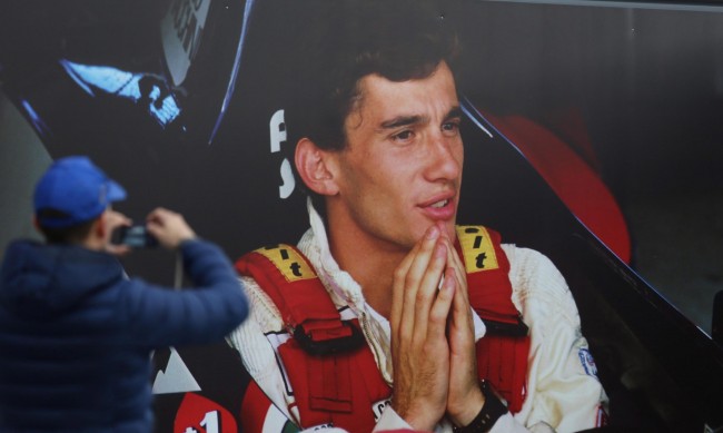 Прокълнатата неделя на Формула 1: 30 години от смъртта на Айртон Сена