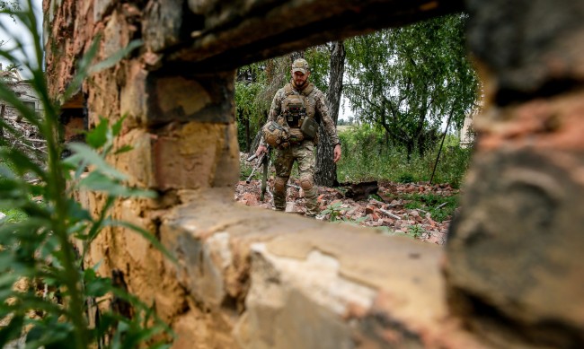 Франция отрече да е изпращала войници в Украйна