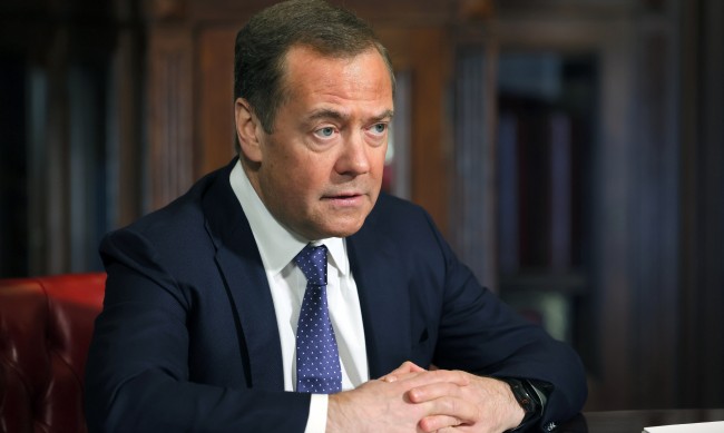 Медведев: Малоумниците от Запада няма къде да се скрият при катастрофа