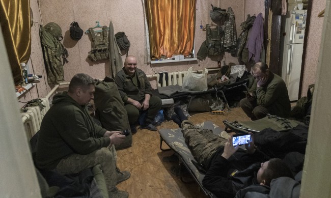 Ако ние си отидем, много неопитни ще умрат: Как Украйна набира войници?
