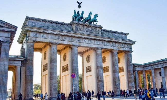 Берлин отбелязва края на Втората световна без руски символи и знамена