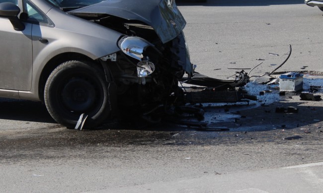 Шофьор загина при удар между две коли на пътя Велико Търново – Русе