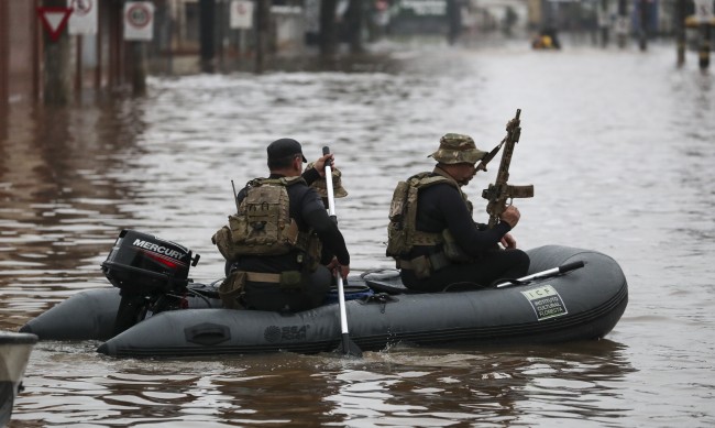 136 станаха жертвите на наводненията в Бразилия 