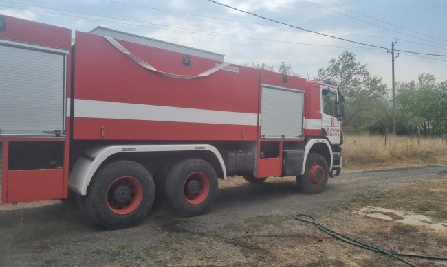 37 пожара са потушени в страната през денонощието