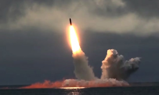 Русия въведе на въоръжение балистичната ракета "Булава"