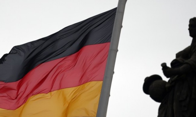 Глобиха германски политик за използване на нацистки лозунг