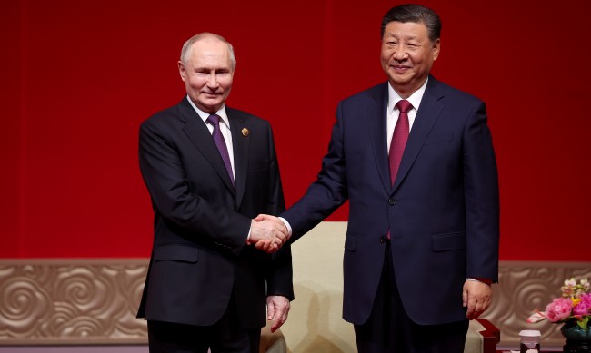 Спойката на руско-китайското приятелство - противопоставянето със Запада 