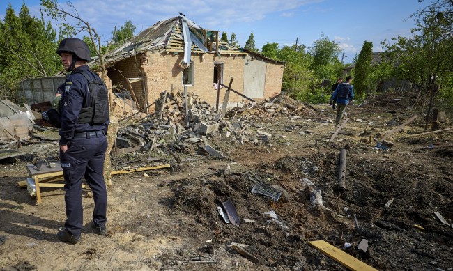 Четирима загинали при руски обстрел срещу покрайнините на Харков