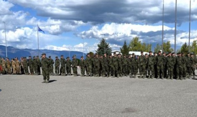 100 български войници заминават за Косово 