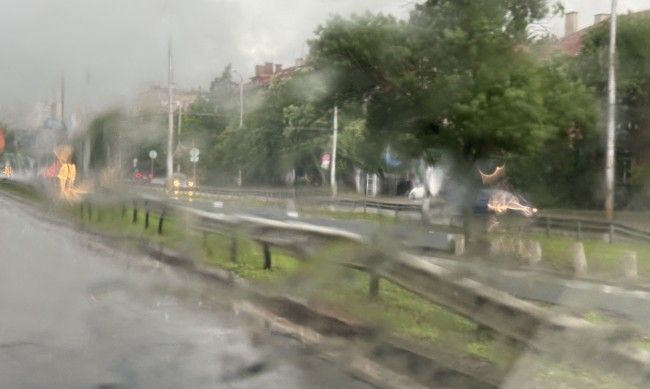 Пороен дъжд и градушка блокираха София, сред най-засегнатите е бул. "Цариградско шосе"