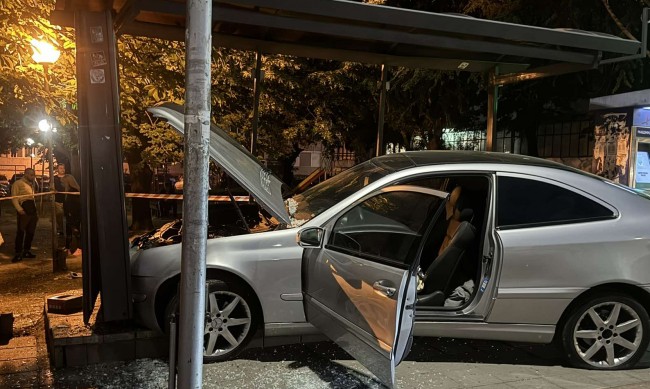 Шофьор на 20 години удари четирима души на спирка във Варна