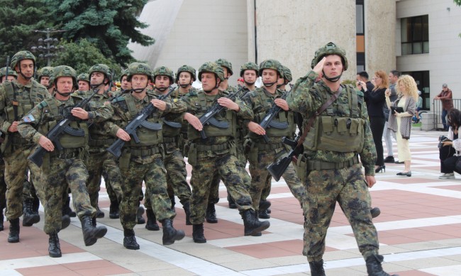 Министерството на отбраната: Няма пращаме войници в Украйна