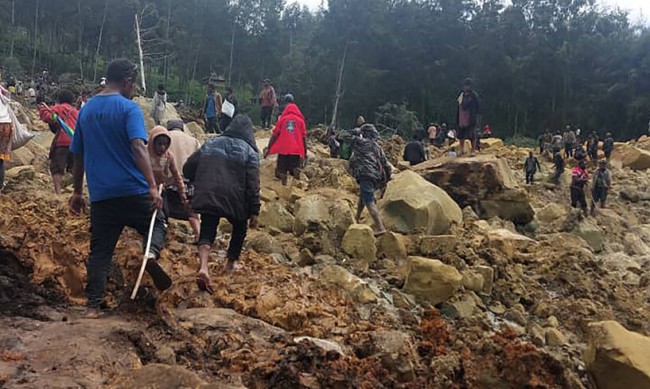  Над 670 души са загинали при свлачището в Папуа Нова Гвинея