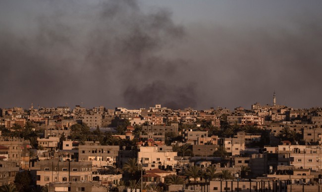 Месеци по-късно: "Хамас" обстрелва с ракети Тел Авив