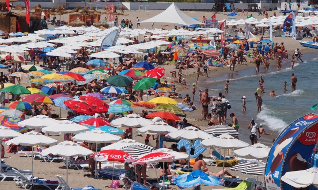 Морален кодекс за плажуващите: Без монокини на плажа в Бургас