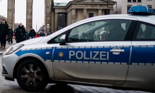 Полицай почина след антиислямски митинг в Германия