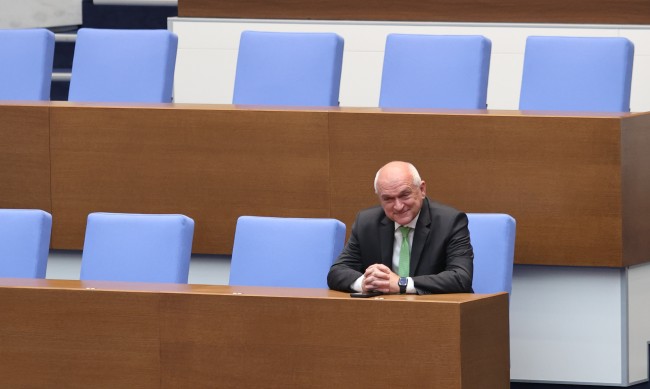 Все още не е решено Радев или Главчев ще ни представлява на срещата на НАТО
