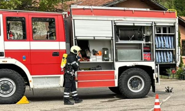 Пожар избухна в блок в Стара Загора, двама с изгаряния