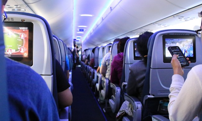 Учени съветват: Без алкохол, ако спите по време на полет