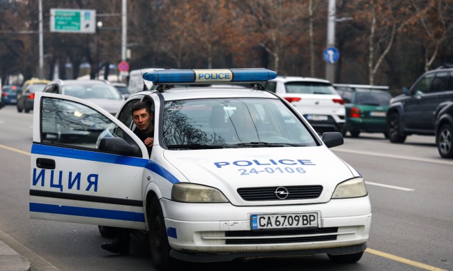 Линейка и кола се удариха в столичния кв. "Младост"