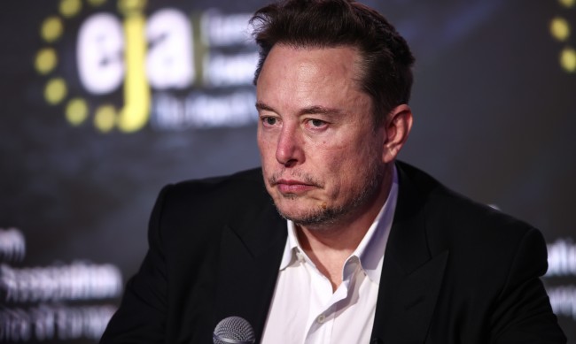 Илон Мъск заплаши да напусне Tesla