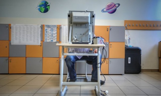 Българите зад граница гласуват за по-стабилно правителство