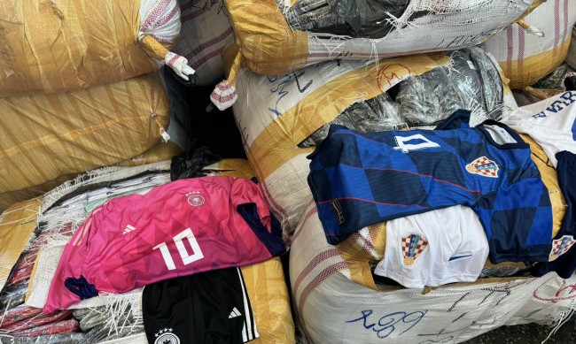 Иззеха стоки с лога на защитени марки на магистрала "Марица"