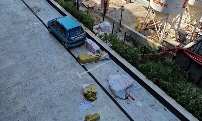 Сигнал от HelpBook: Падащи строителни материали от кран в София