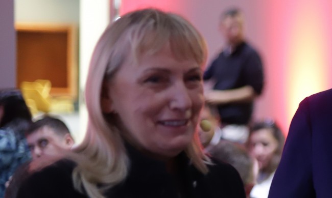 Елена Йончева на кантар за ЕП, влизането й зависи от Чакъров