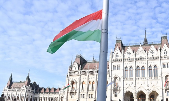 Съдът на ЕС глоби Унгария с €200 млн. за политиките за убежище