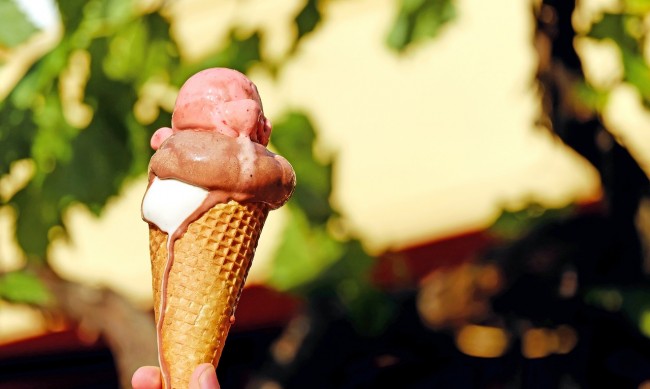 Зловещ пълнеж: Отрязан пръст изскочи от сладолед