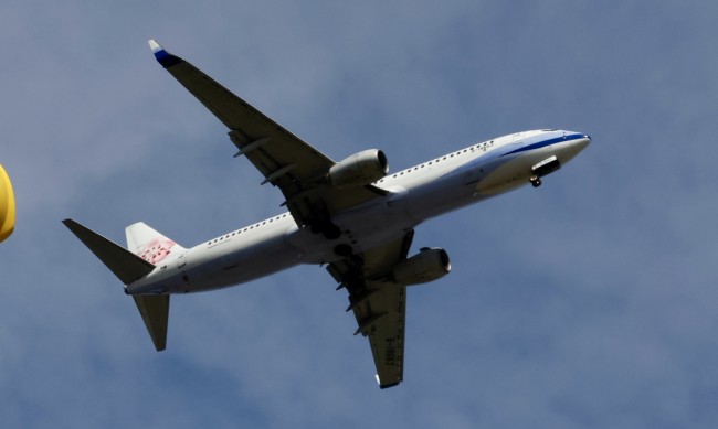 В САЩ разследват има ли съмнителни титаниеви части в пътнически самолети