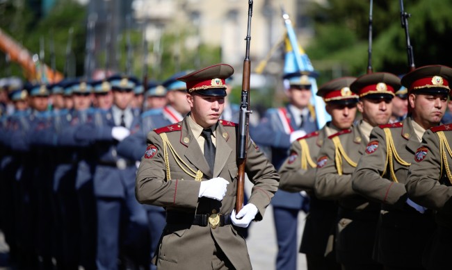 ВМРО иска военно обучение за всички мъже под 50 години, които не са били в казарма